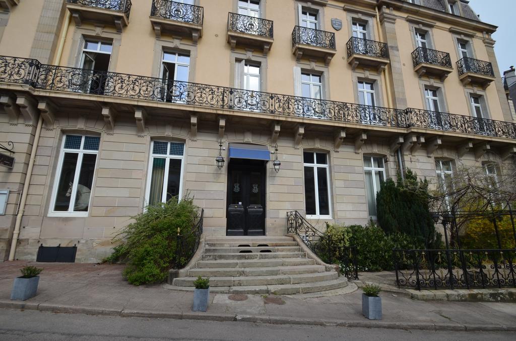 L'Empereur, Sa Femme Et Le Petit Prince Plombières-les-Bains Exterior photo