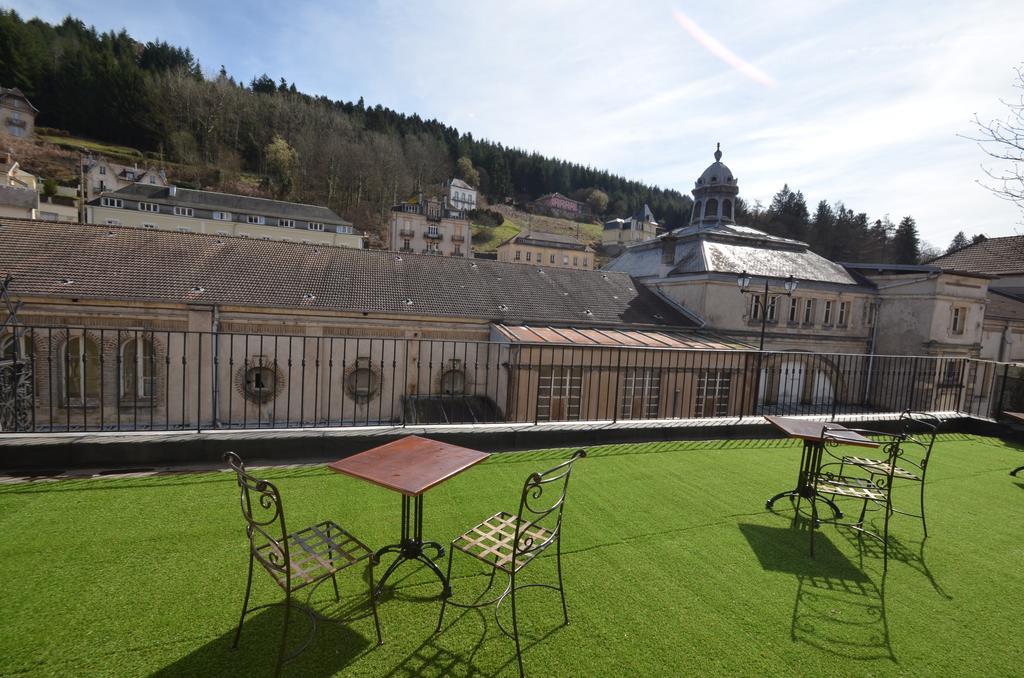 L'Empereur, Sa Femme Et Le Petit Prince Plombières-les-Bains Exterior photo