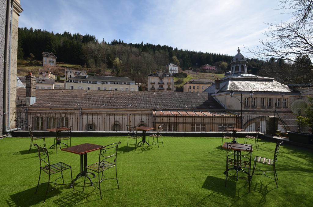 L'Empereur, Sa Femme Et Le Petit Prince Plombières-les-Bains Exterior photo