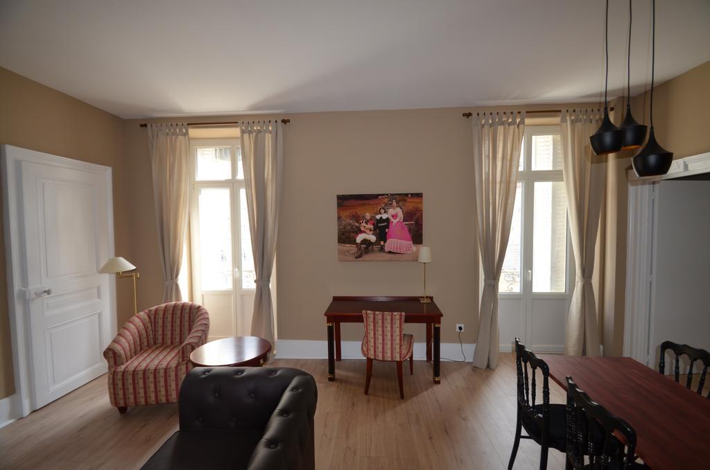 L'Empereur, Sa Femme Et Le Petit Prince Plombières-les-Bains Exterior photo