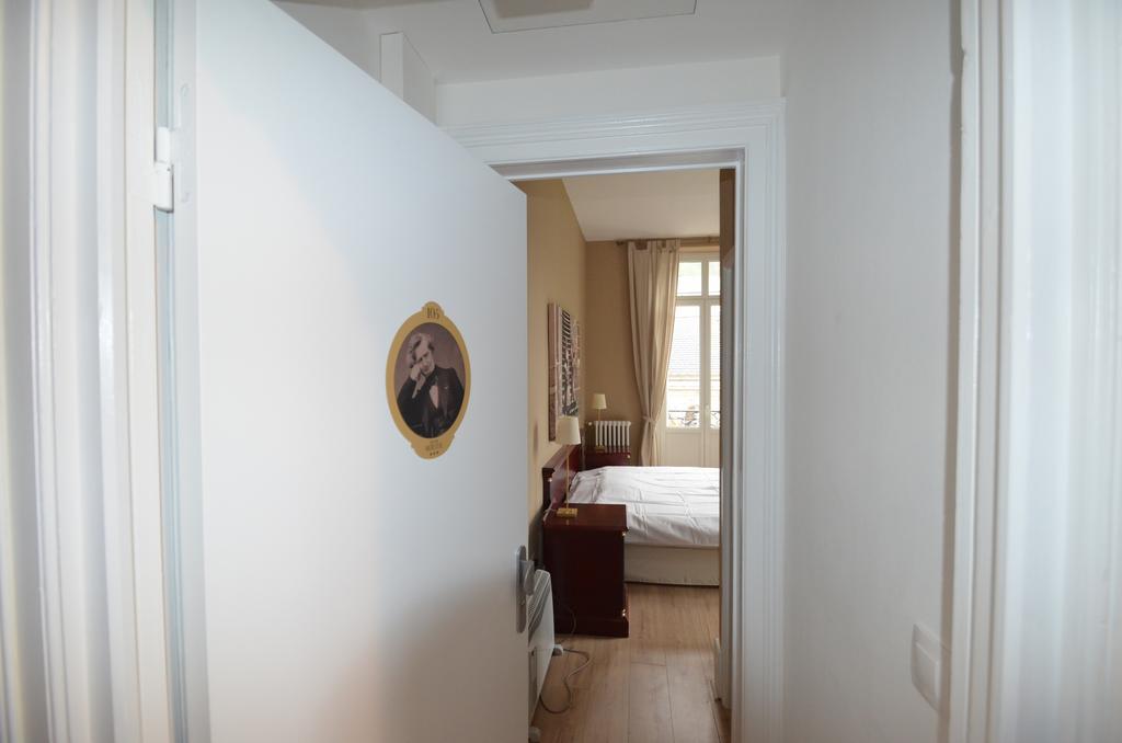L'Empereur, Sa Femme Et Le Petit Prince Plombières-les-Bains Exterior photo