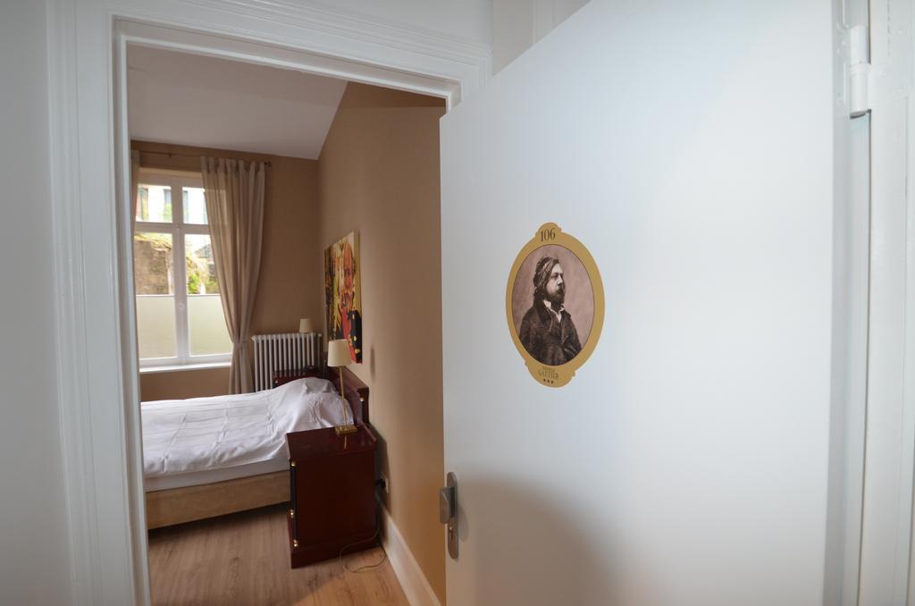 L'Empereur, Sa Femme Et Le Petit Prince Plombières-les-Bains Exterior photo