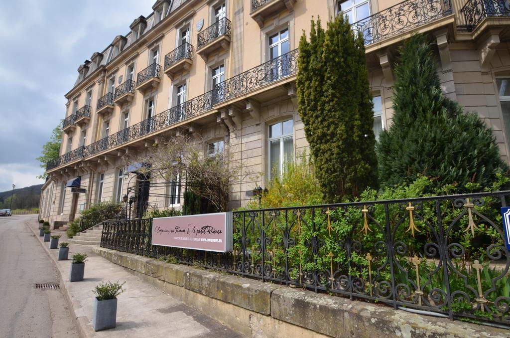 L'Empereur, Sa Femme Et Le Petit Prince Plombières-les-Bains Exterior photo