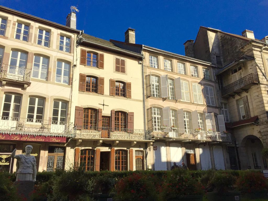 L'Empereur, Sa Femme Et Le Petit Prince Plombières-les-Bains Exterior photo