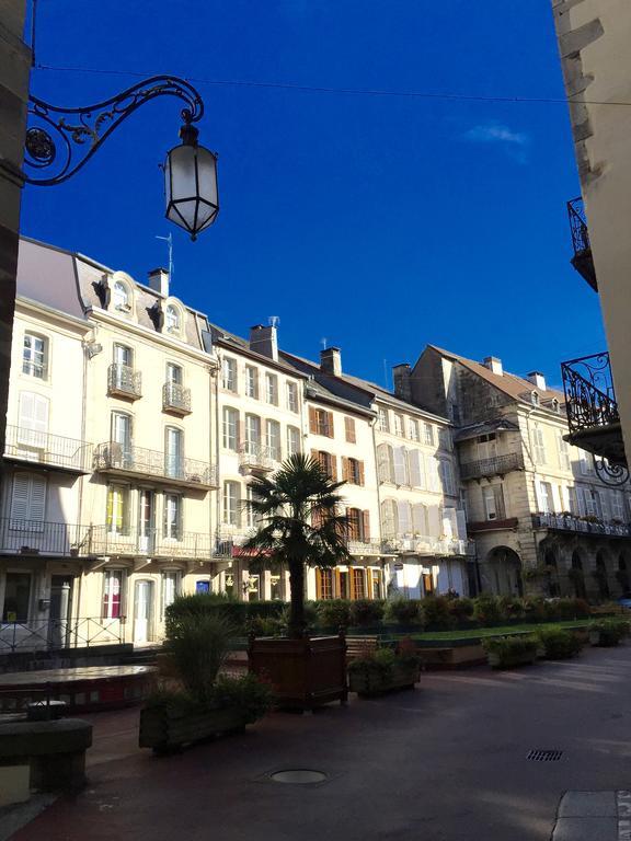 L'Empereur, Sa Femme Et Le Petit Prince Plombières-les-Bains Exterior photo