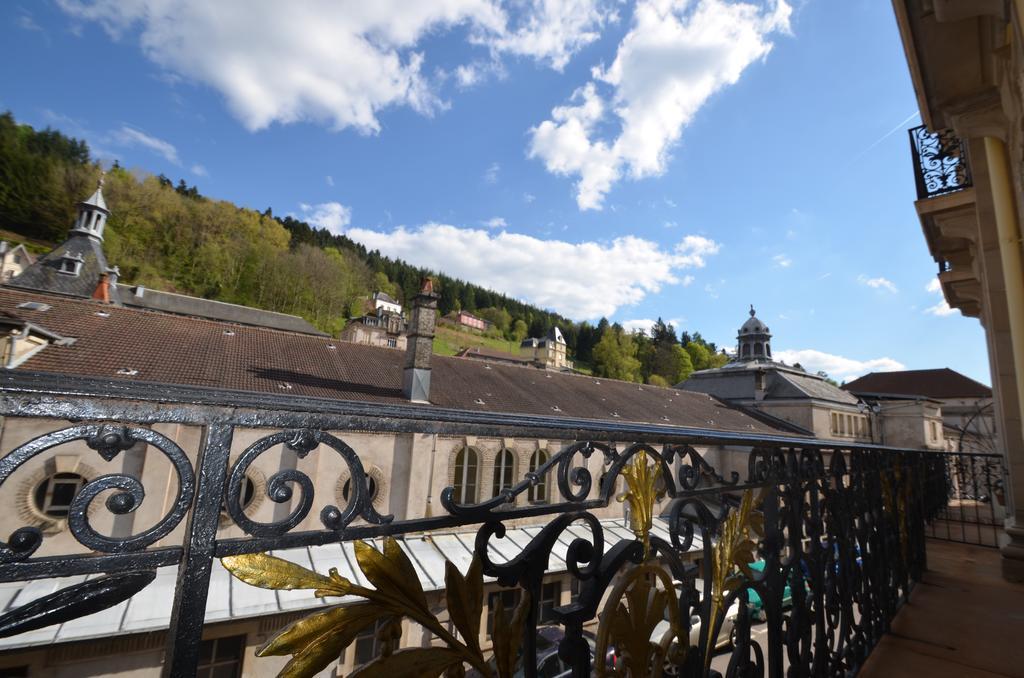 L'Empereur, Sa Femme Et Le Petit Prince Plombières-les-Bains Exterior photo