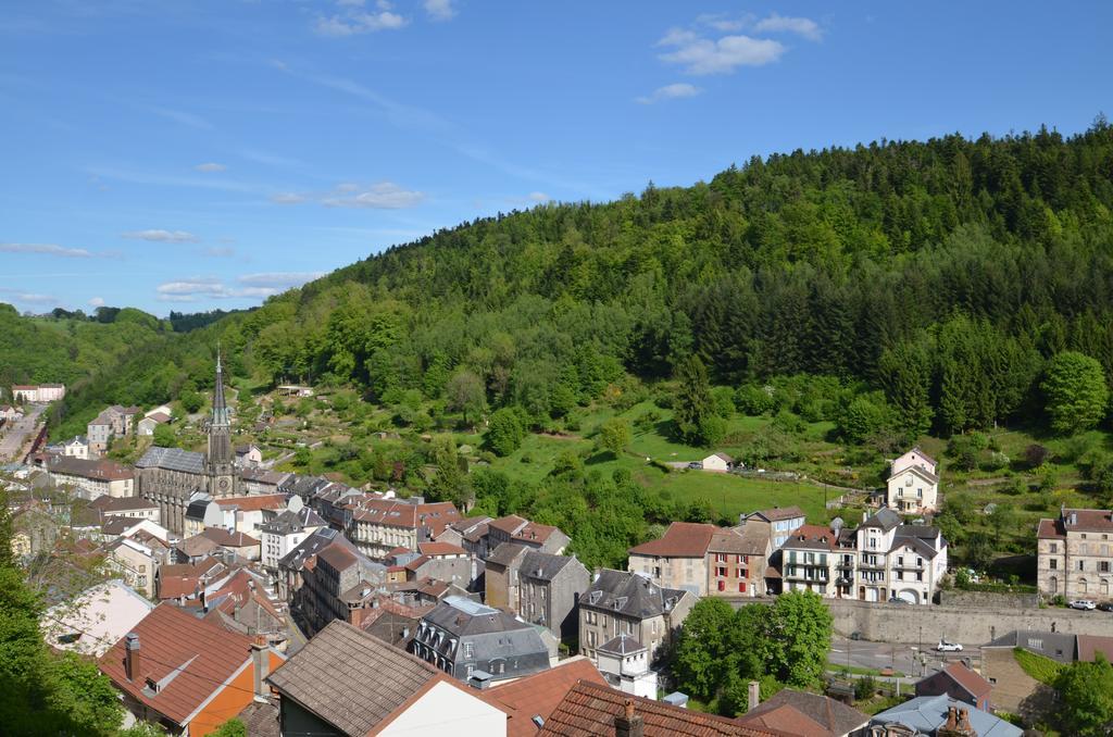 L'Empereur, Sa Femme Et Le Petit Prince Plombières-les-Bains Exterior photo